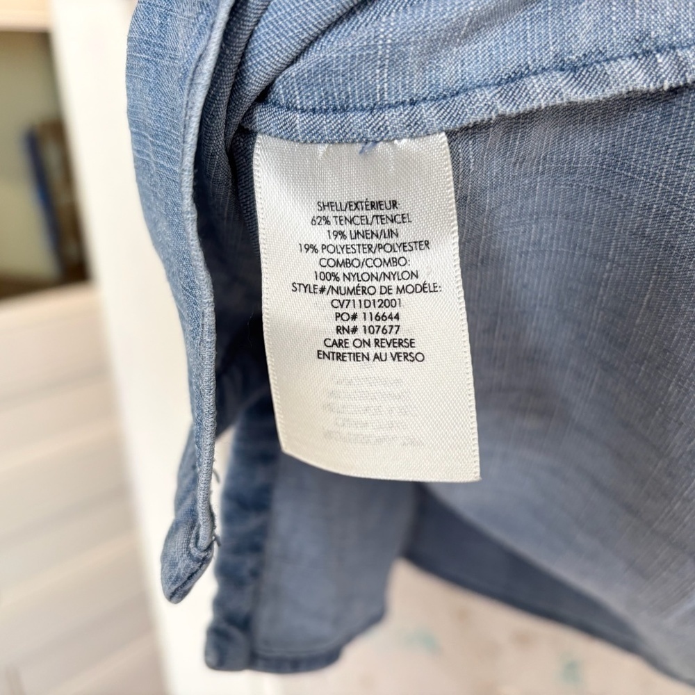 Alice + Olivia x The Beatles I Want to Hold Your Hand Chambray Top - Picture 5 of 5